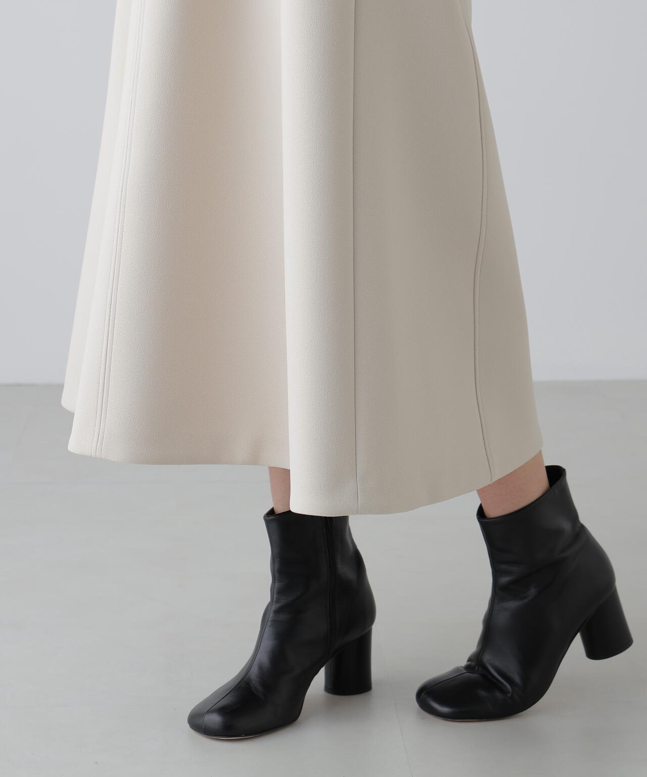 バイカラーボンディングワンピース | ADORE（アドーア） ｜【公式