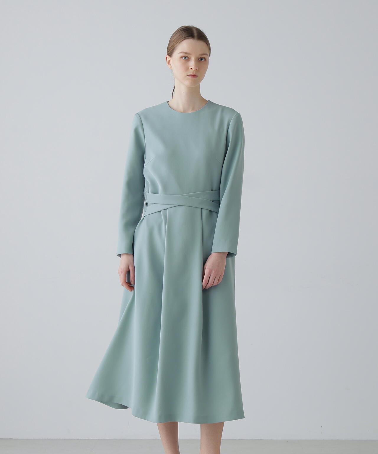 パウダリーダブルサテンワンピース | ADORE（アドーア） ｜【公式