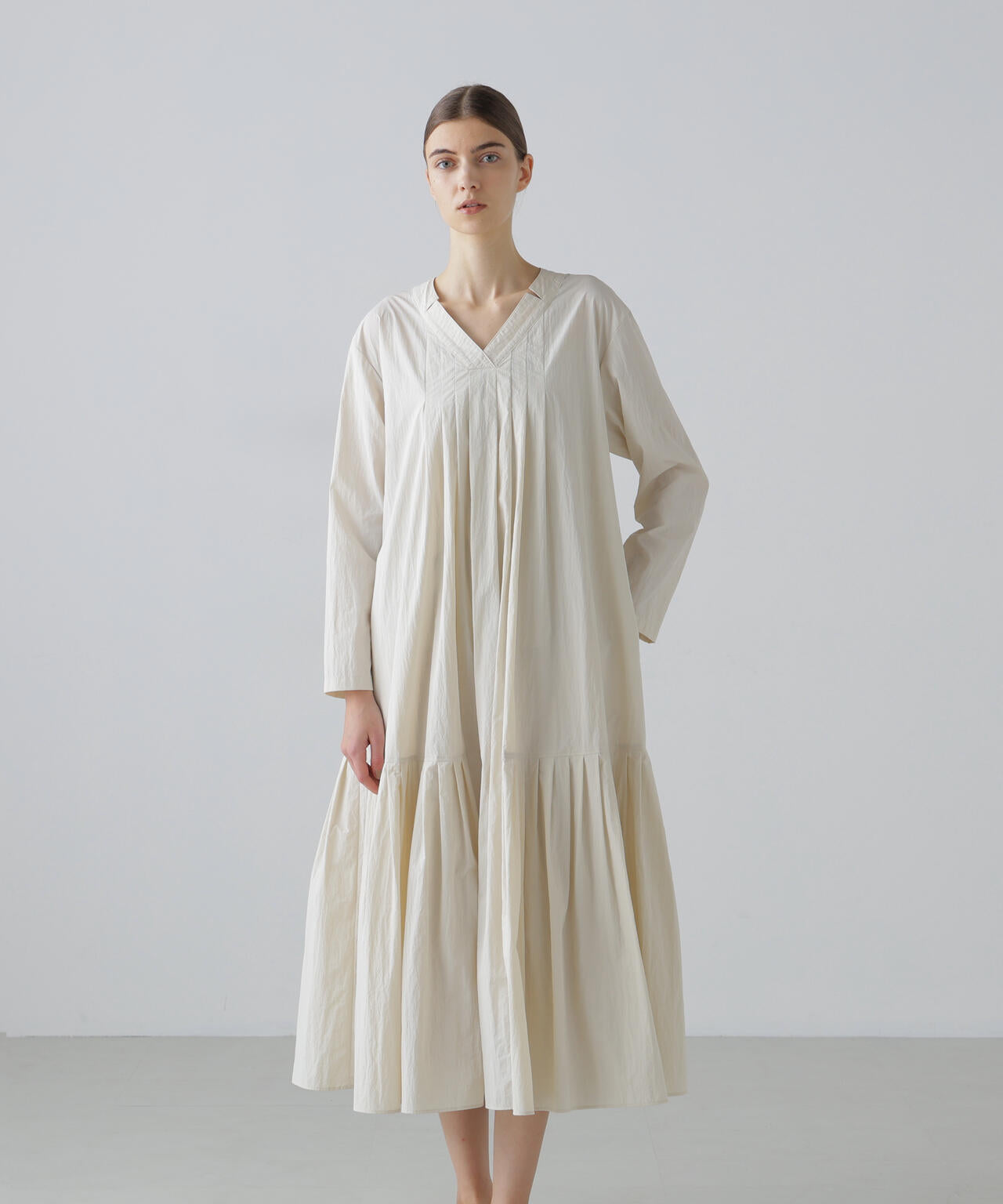 【美品】ADORE ロングワンピース ライトナイロンワンピース | ADORE（アドーア） ｜【公式】通販mix