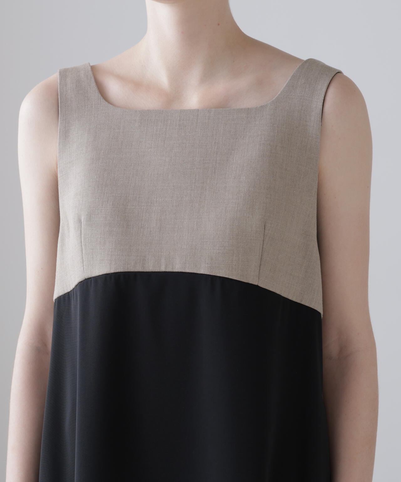 デュアルクロスワンピース