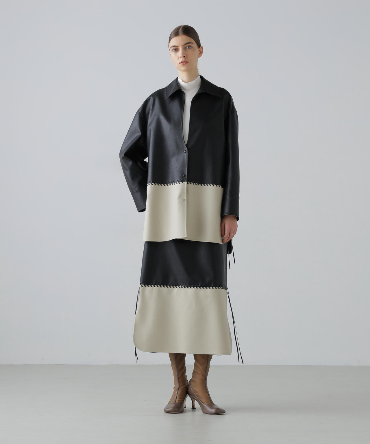 アドーア（ADORE）/◆レースアップフェイクレザージャケット レースアップフェイクレザージャケット | ADORE（アドーア） ｜【公式