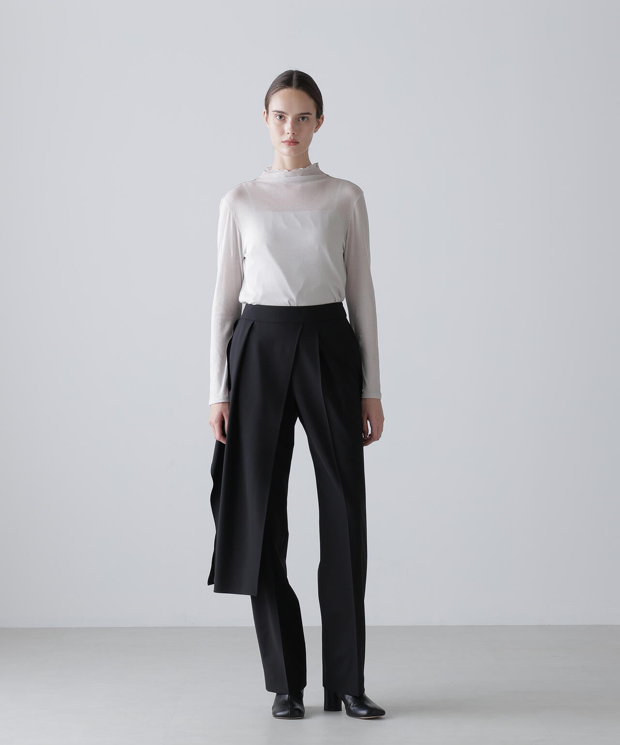 s*a様 美品　ADORE 黒 36 シアーフライストップス | ADORE（アドーア） ｜【公式】通販mix