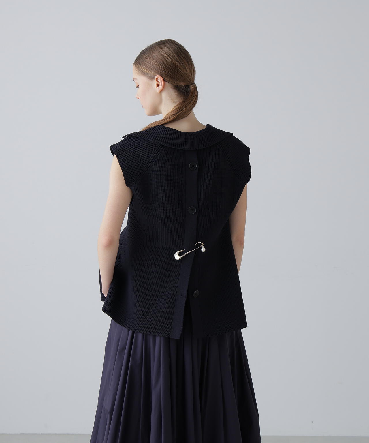 新品同！アドーア セール前完売品 エアーストレッチケーブルニット ホワイト38 ◇エアーストレッチケーブルニット （ニット・セーター）｜ADORE