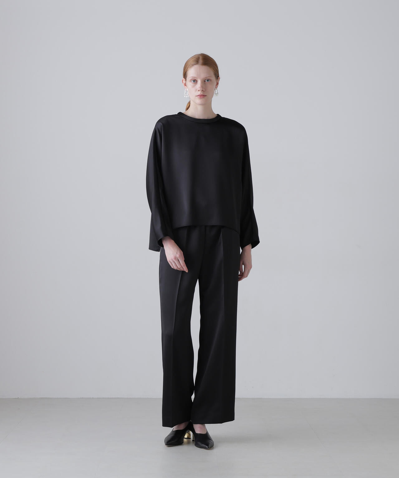 2023年✨️定価5万 ADORE アセテートサテンオールインワン 黒 38 ラスターサテンブラウス | ADORE（アドーア） ｜【公式】通販mix.tokyo