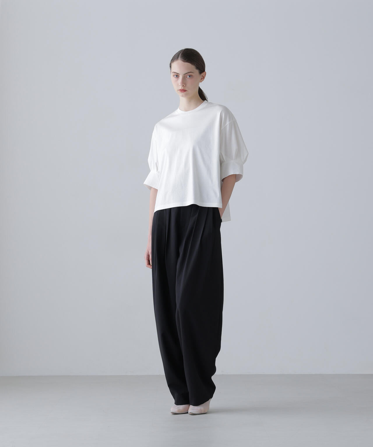 ADORE アドーア　コットンニット　クルーネック　ボリュームスリーブ　ワイド コットンスムースボリュームスリーブプルオーバー | ADORE（アドーア