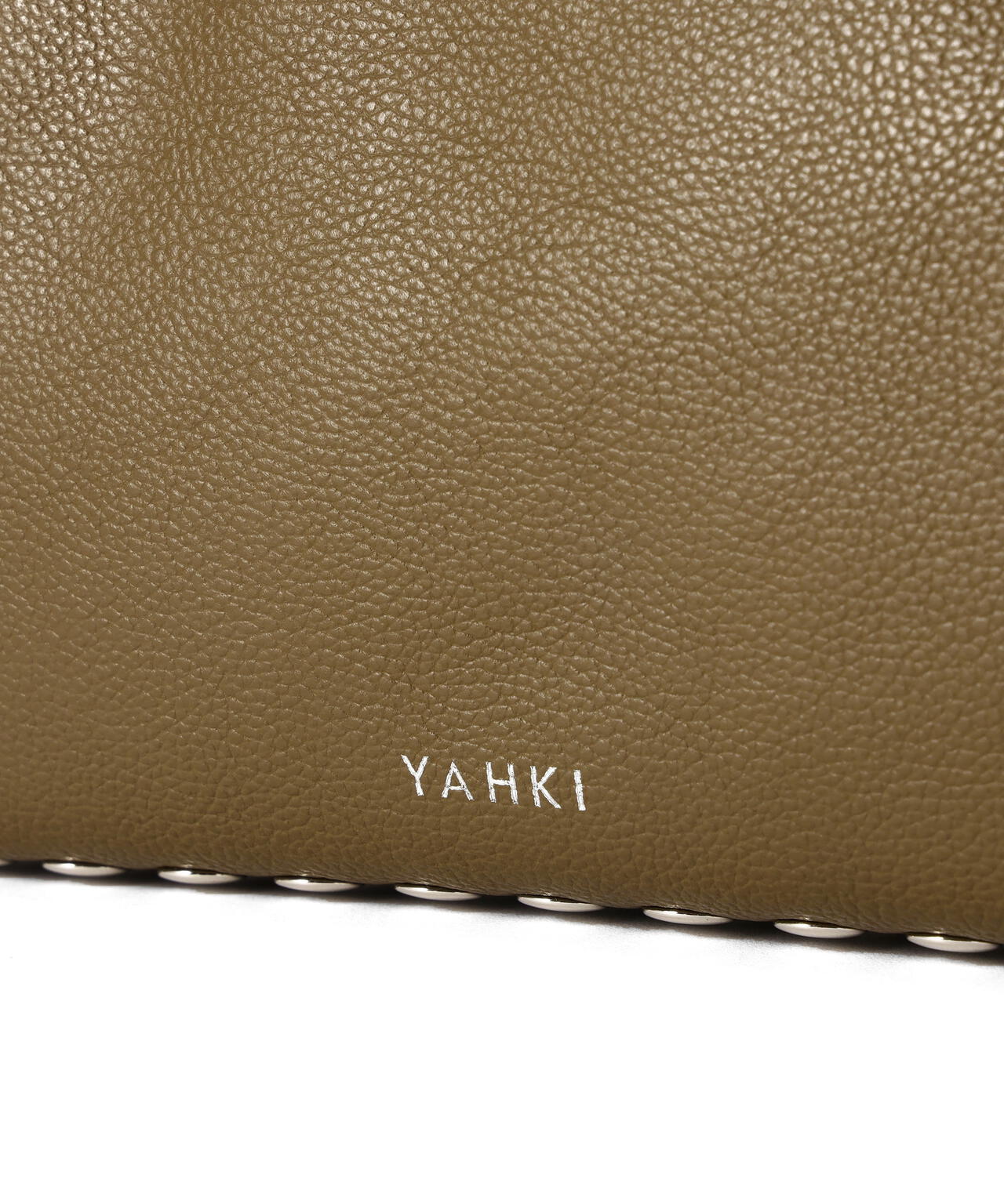 ＹＡＨＫＩ　レザーボトムスタッズバッグ