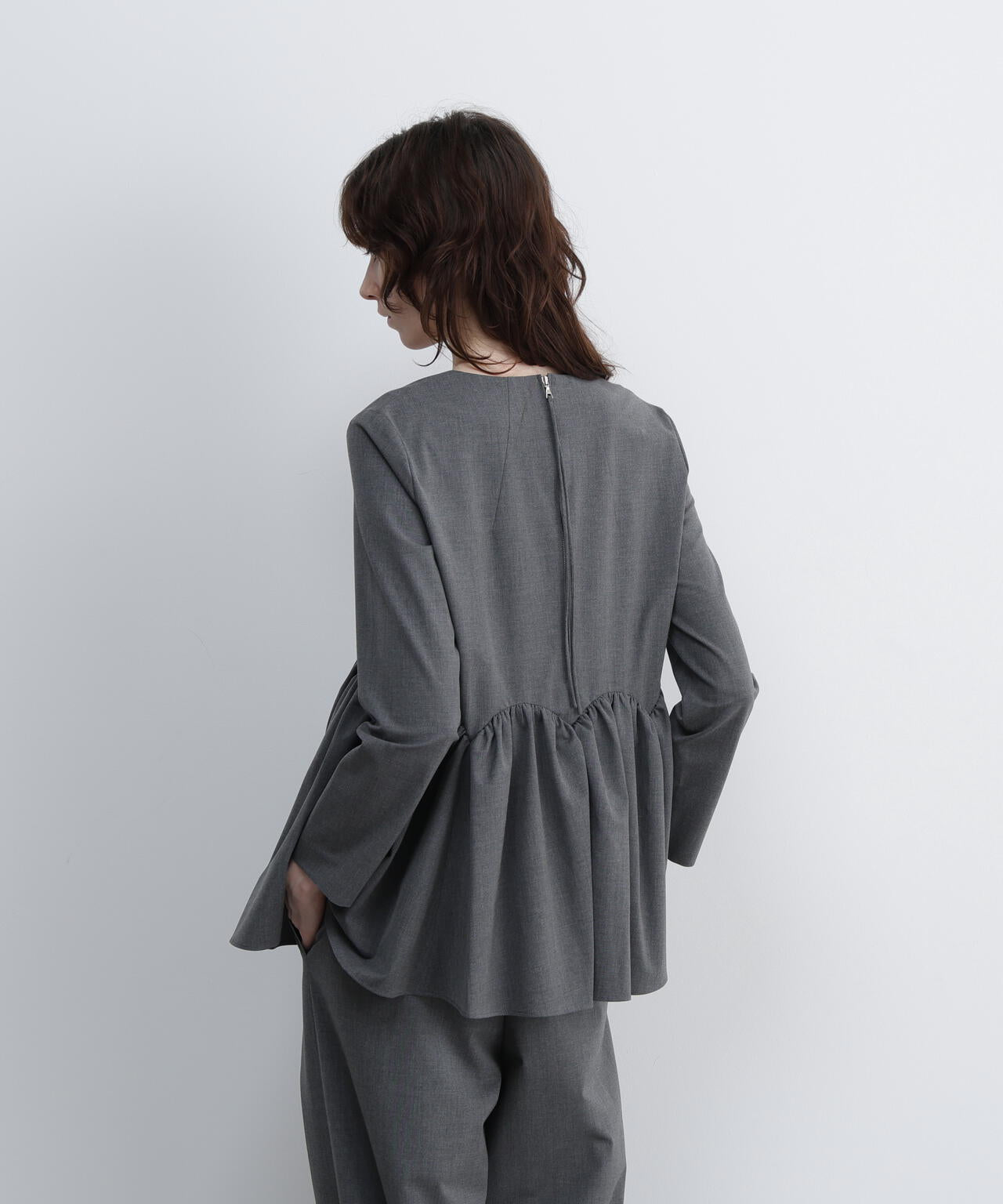 UNiPH＞ハイブリッドトロブラウス | ADORE（アドーア） ｜【公式】通販