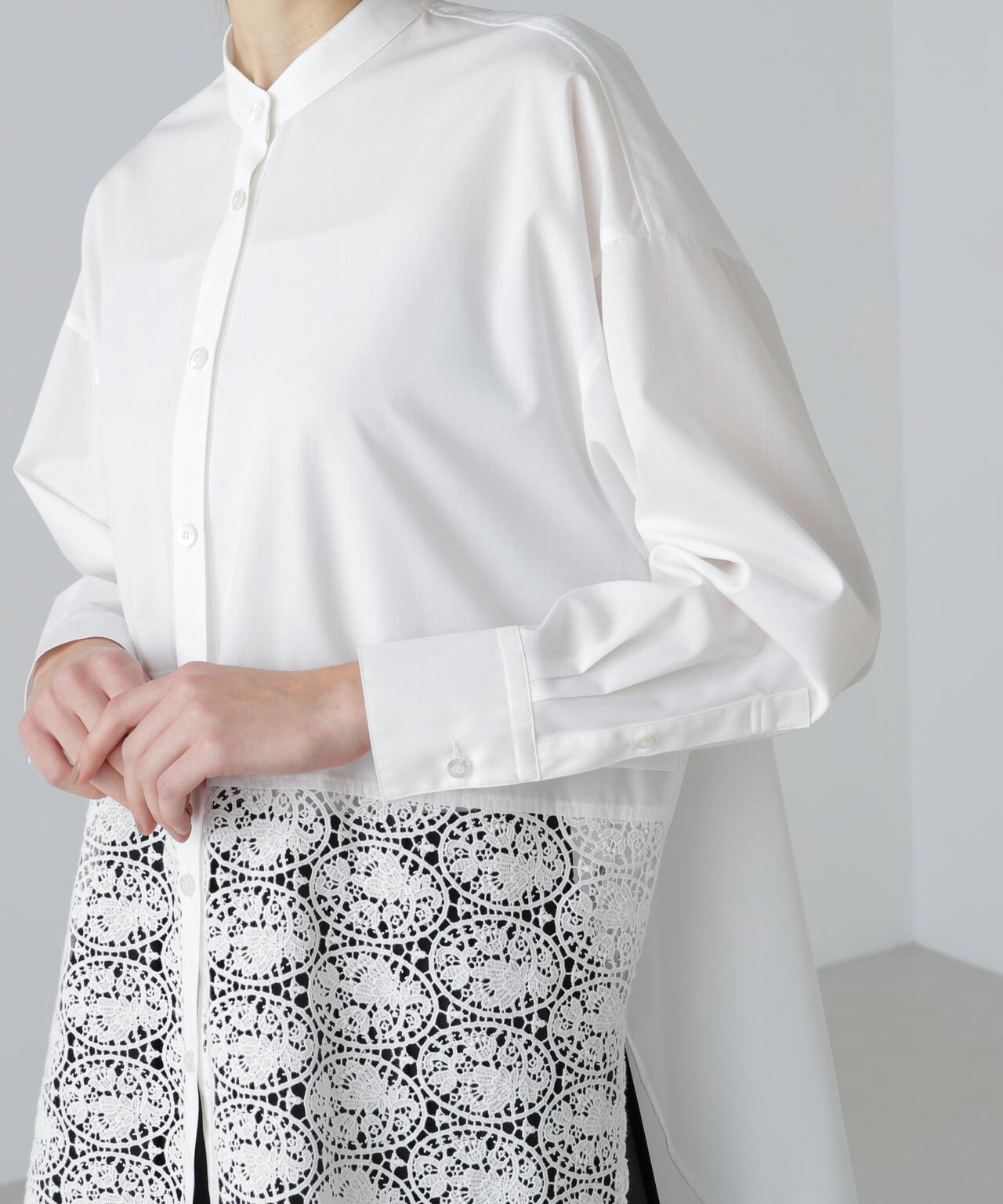 レーシーヘムブラウス