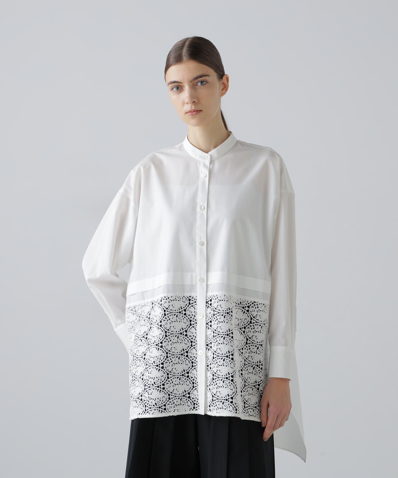 レーシーヘムブラウス