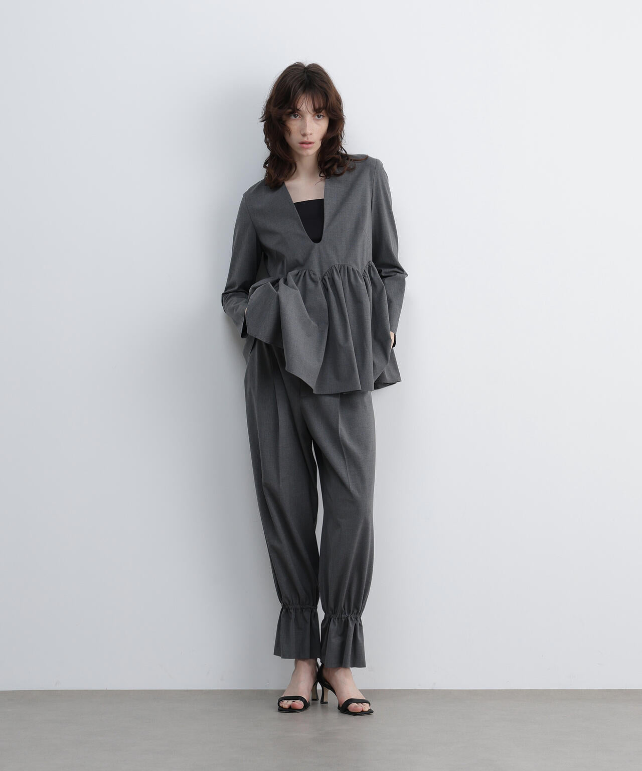 新品タグ✨ADORE アドーア　フィッシュテール　サイドスリット　プルオーバー ADORE（アドーア）｜【公式】通販mix.tokyo（ミックスドットトウキョウ）