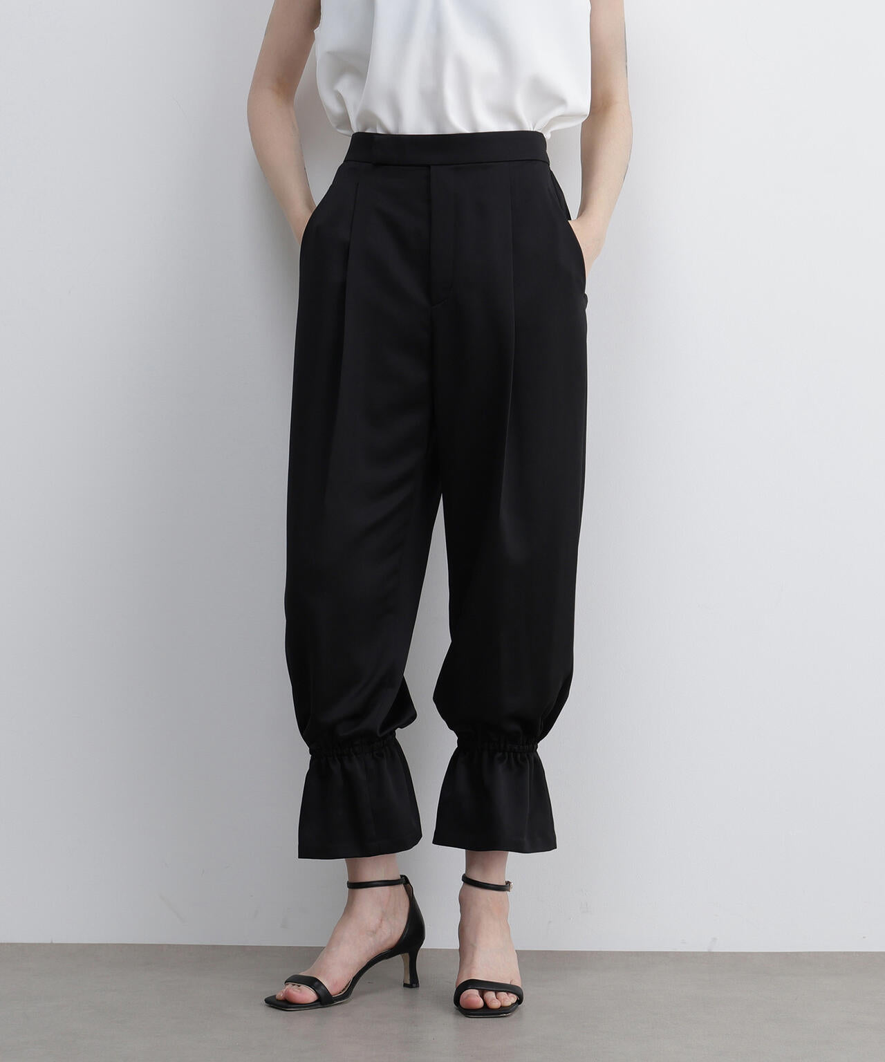 UNiPH＞テクスチャーサテンパンツ | ADORE（アドーア） ｜【公式】通販