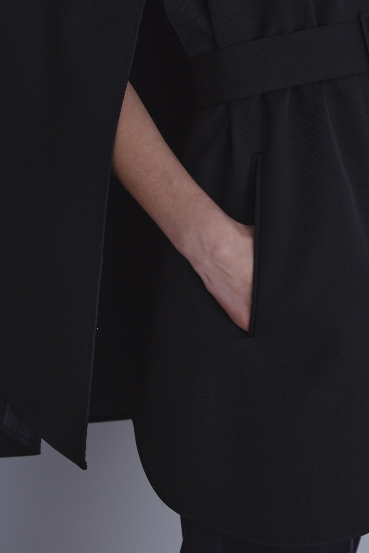 マトラッセトリプルクロスケープジャケット | LE PHIL（ル フィル