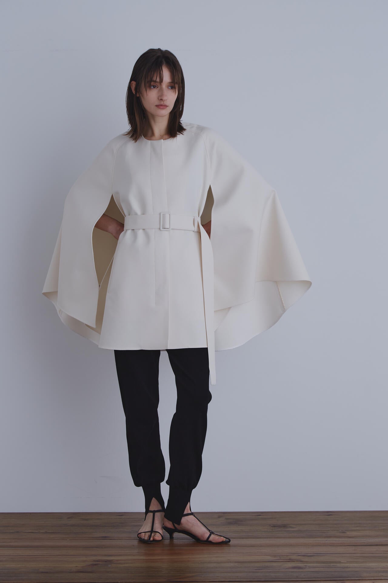 大人気✨LE PHIL マトラッセトリプルクロスケープジャケット ポンチョ マトラッセトリプルクロスケープジャケット | LE PHIL（ル フィル