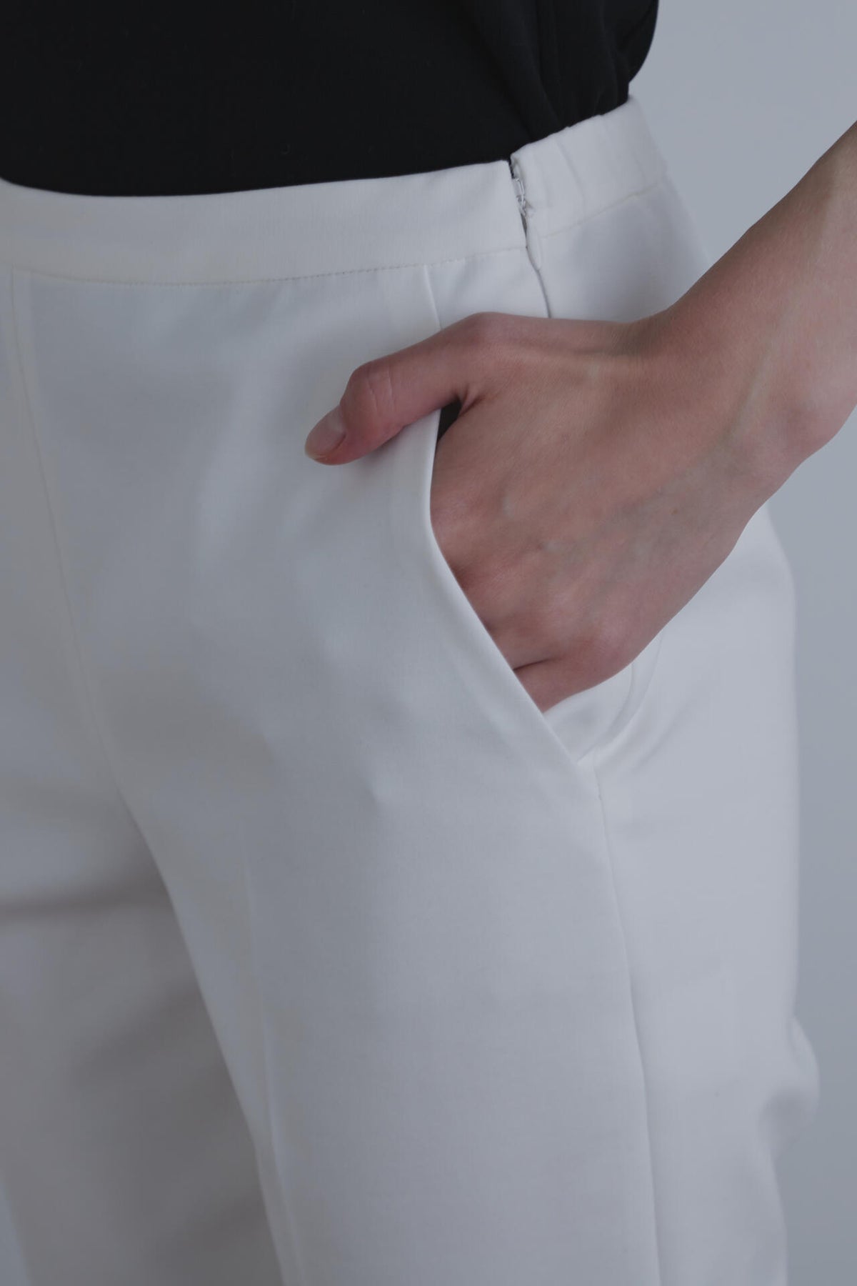 ダブルクロスストレッチテーパードパンツ
