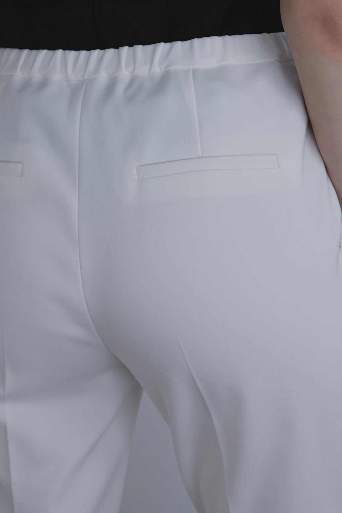 ダブルクロスストレッチテーパードパンツ