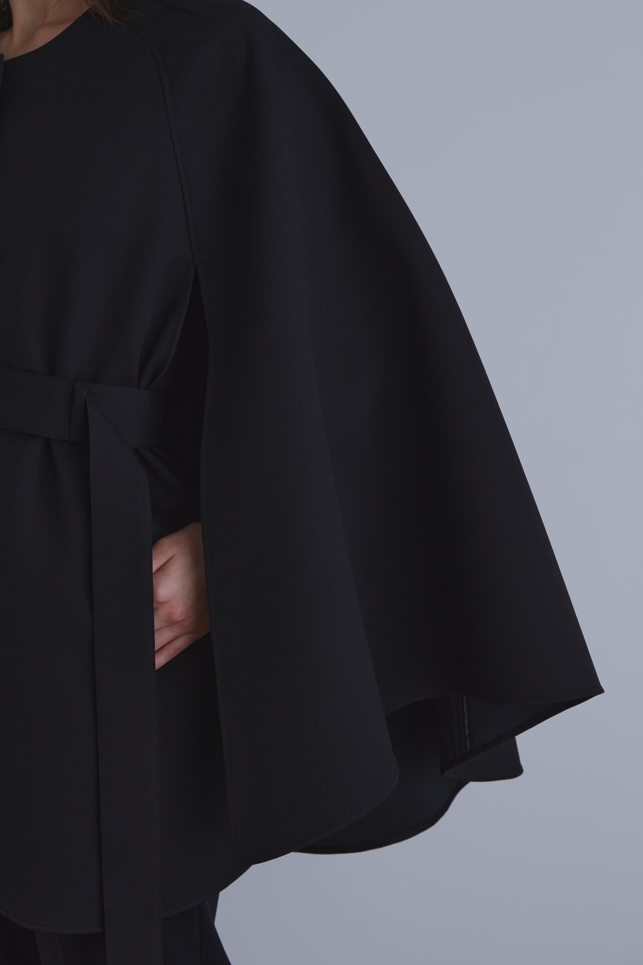 マトラッセトリプルクロスケープジャケット | LE PHIL（ル フィル