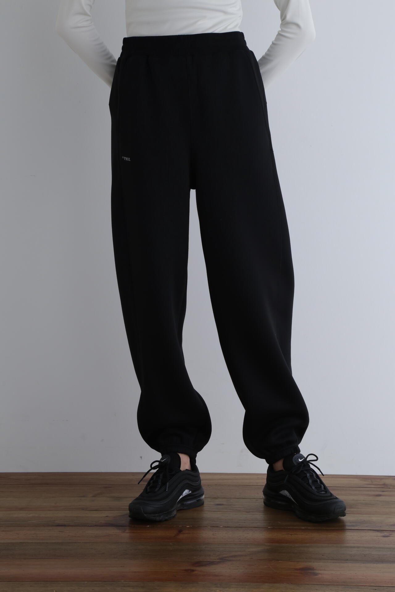 LE PHIL SPORTS》テックダンボールパンツ | LE PHIL（ル フィル