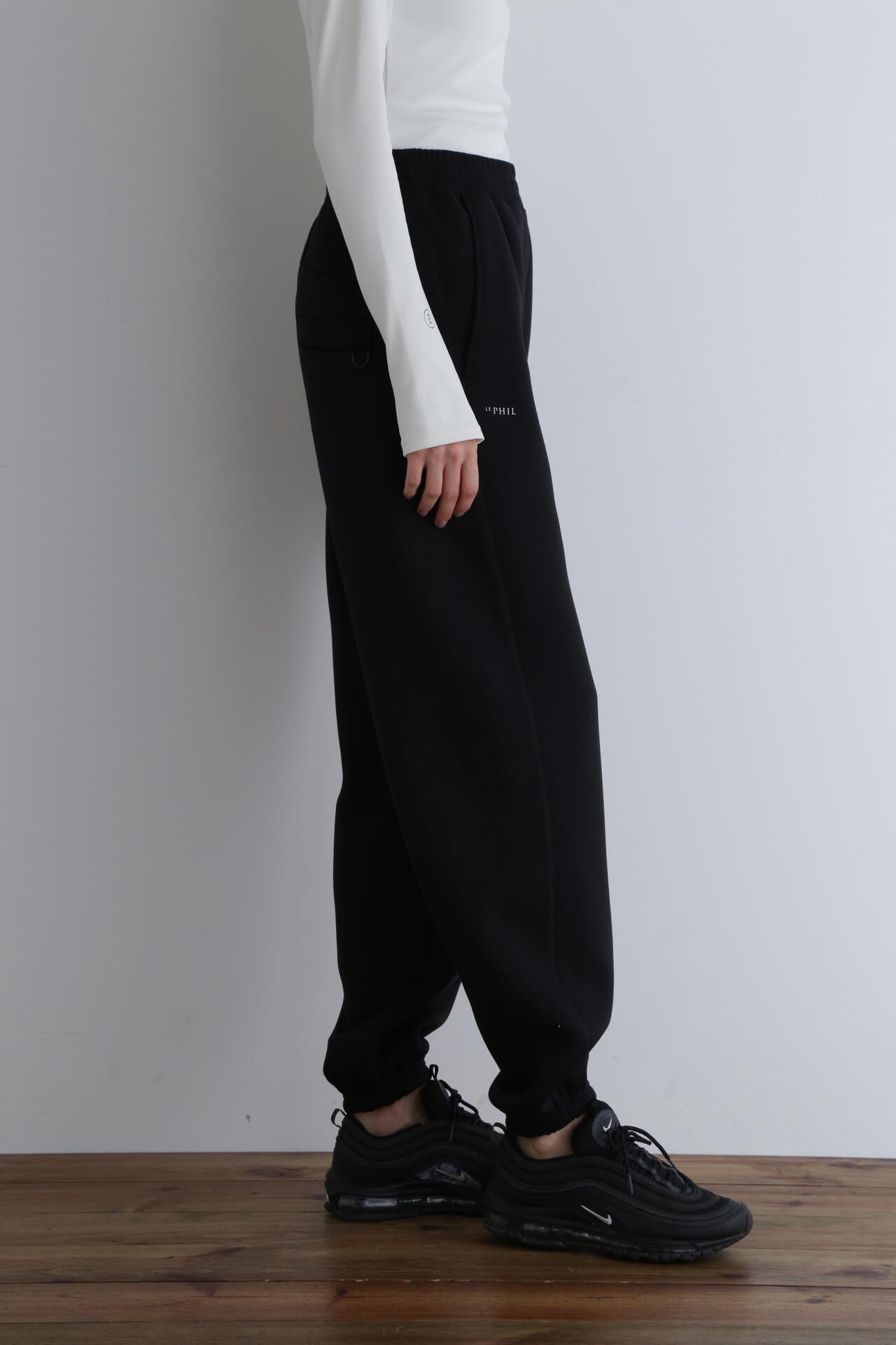 LE PHIL SPORTS》テックダンボールパンツ | LE PHIL（ル フィル