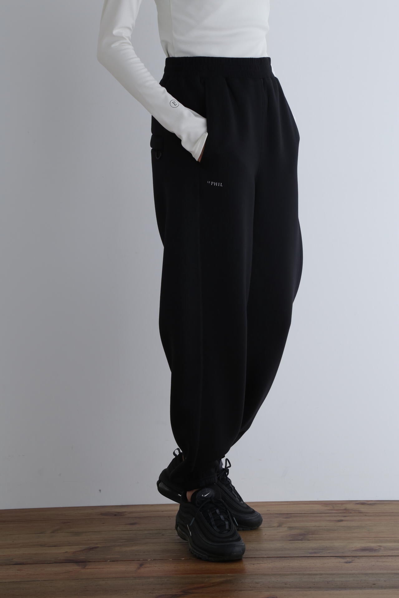 LE PHIL SPORTS》テックダンボールパンツ | LE PHIL（ル フィル