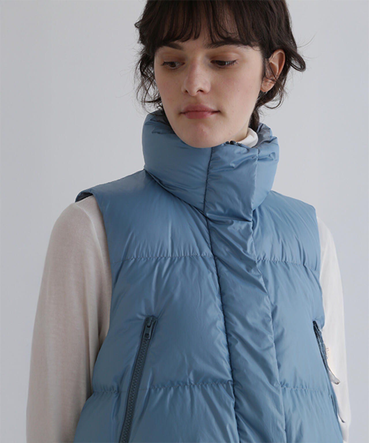 リバーシブルボリュームダウンベスト