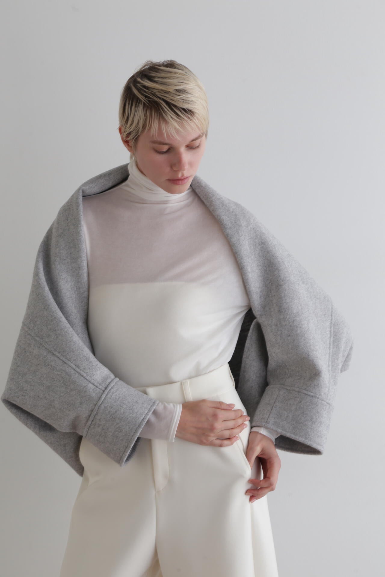 ニードルパンチジャージーショートプルオーバー | LE PHIL（ル フィル