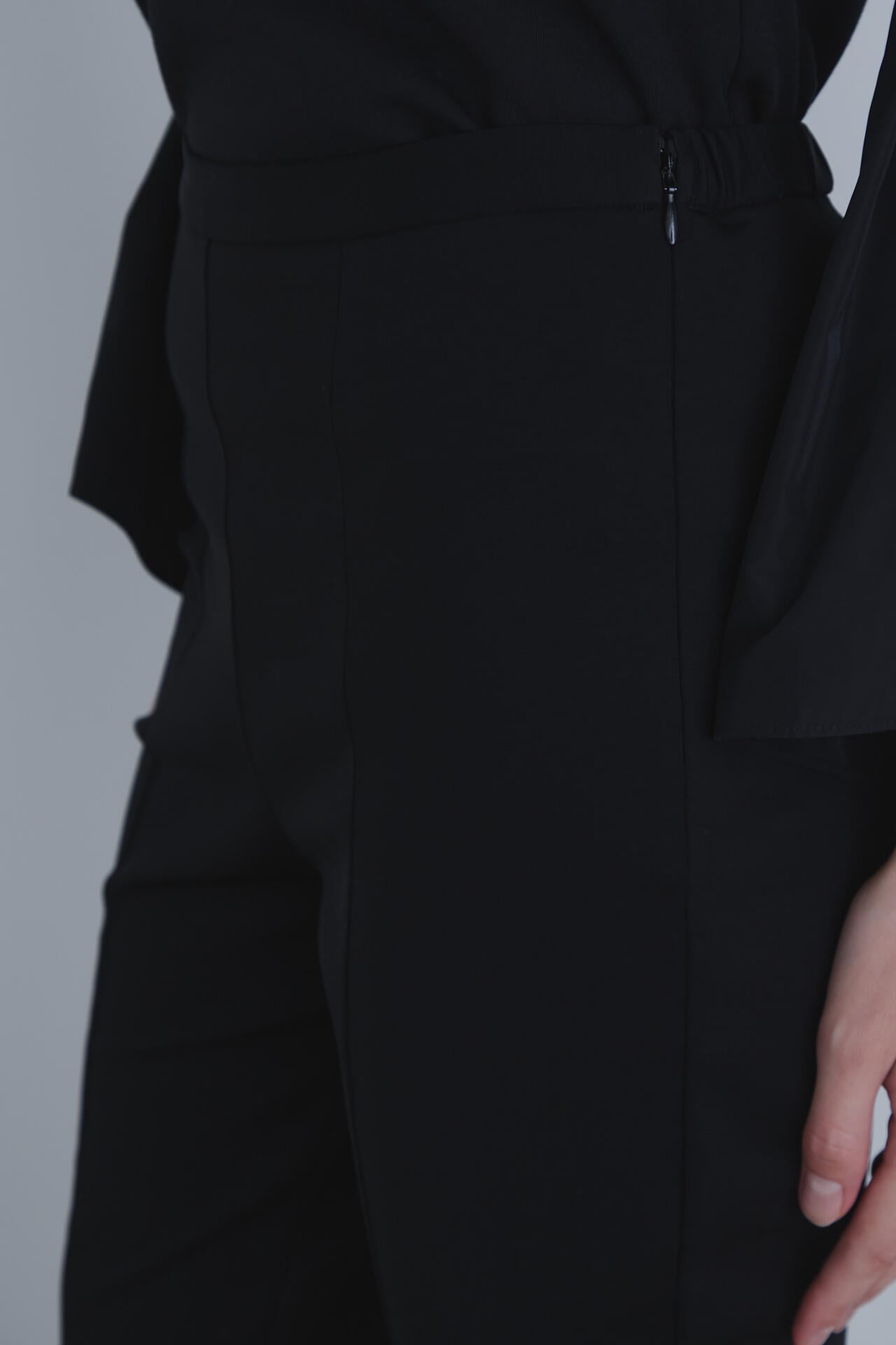 ハイストレッチフロントスリットパンツ | LE PHIL（ル フィル