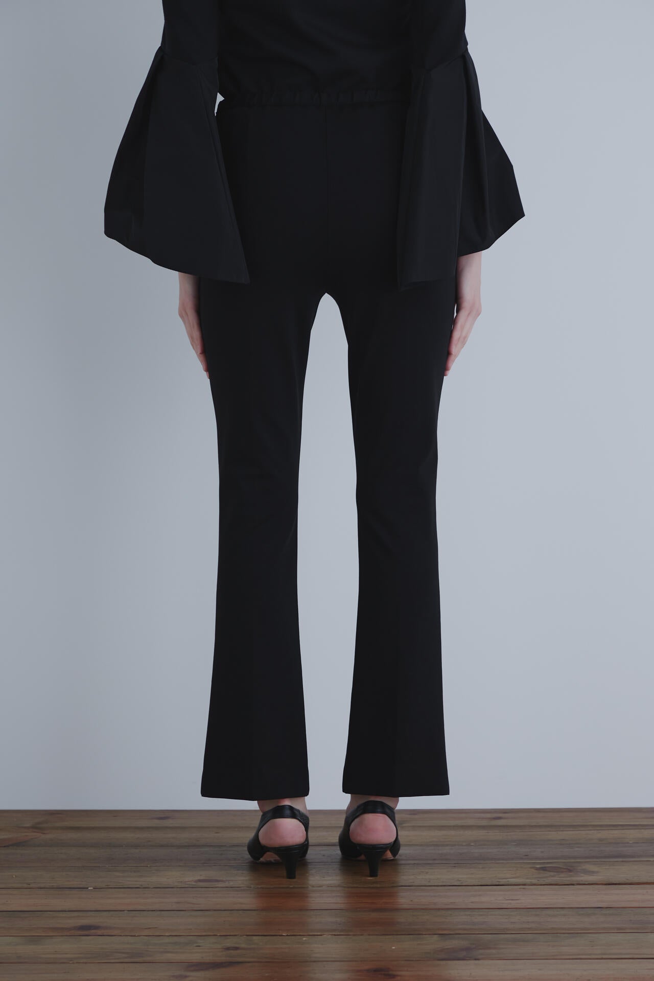 【EC限定】ハイストレッチフロントスリットパンツ（＋5cm丈）