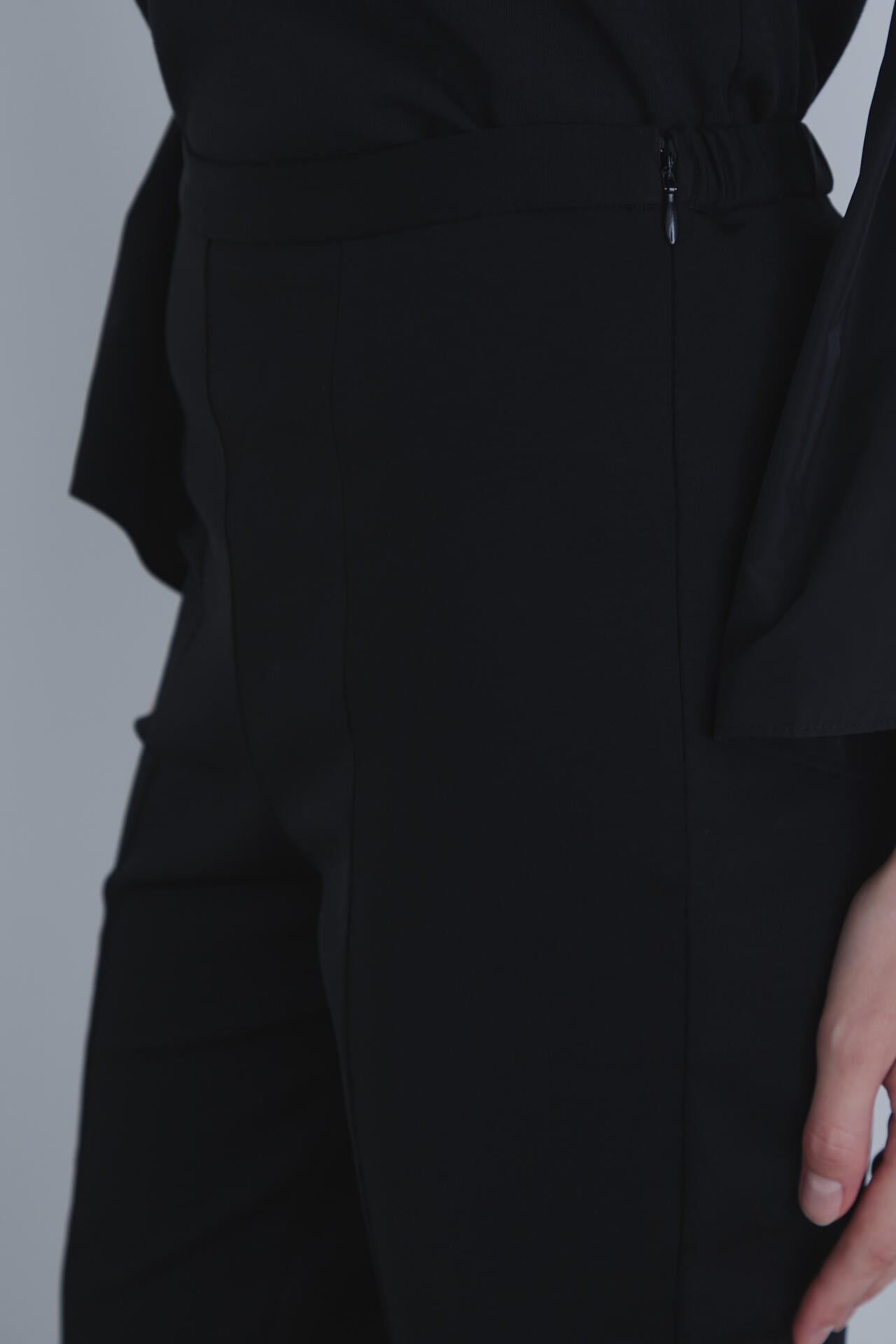 EC限定】ハイストレッチフロントスリットパンツ（＋5cm丈） | LE