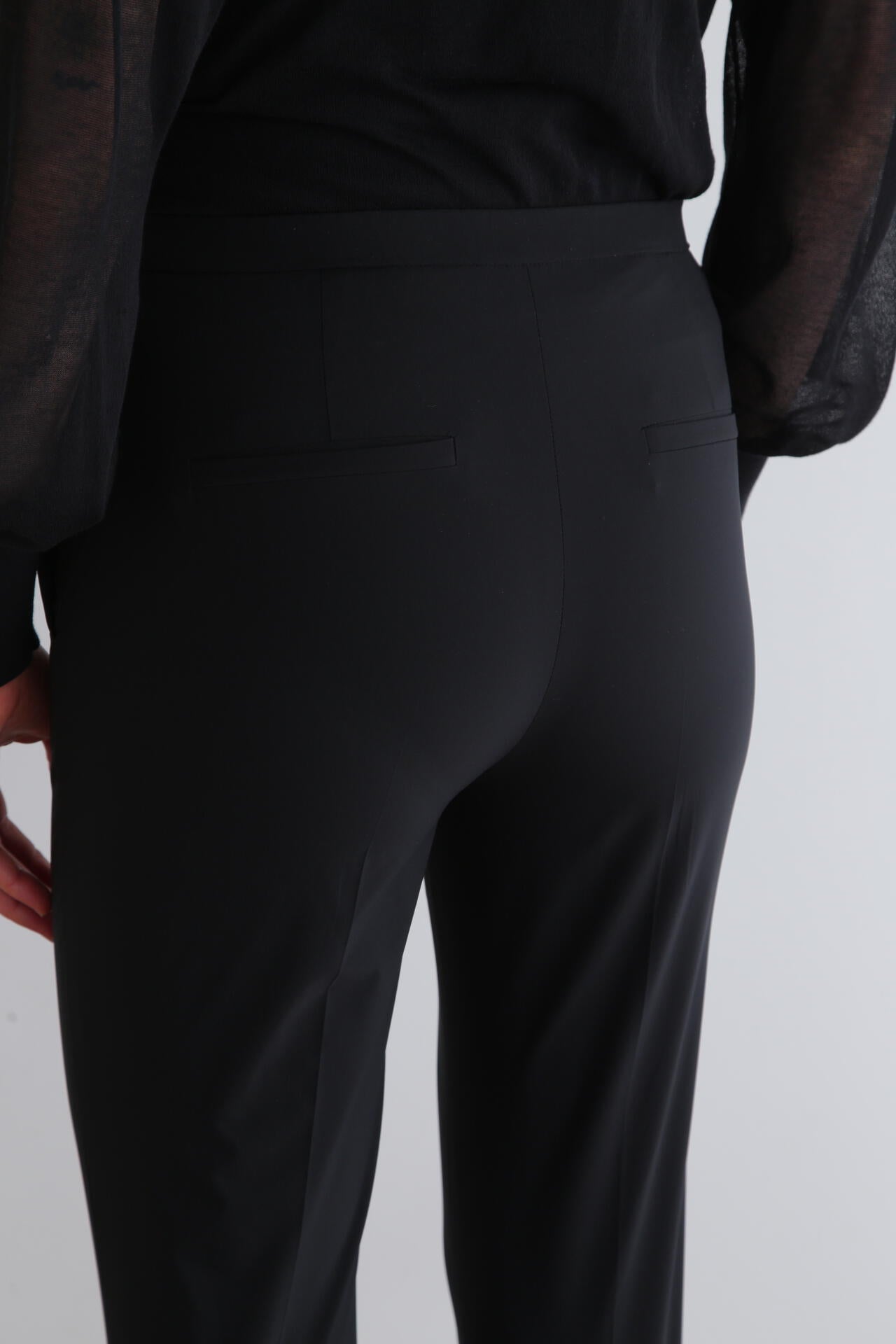 SOLOTEXブロードセンタースリットパンツ | LE PHIL（ル フィル