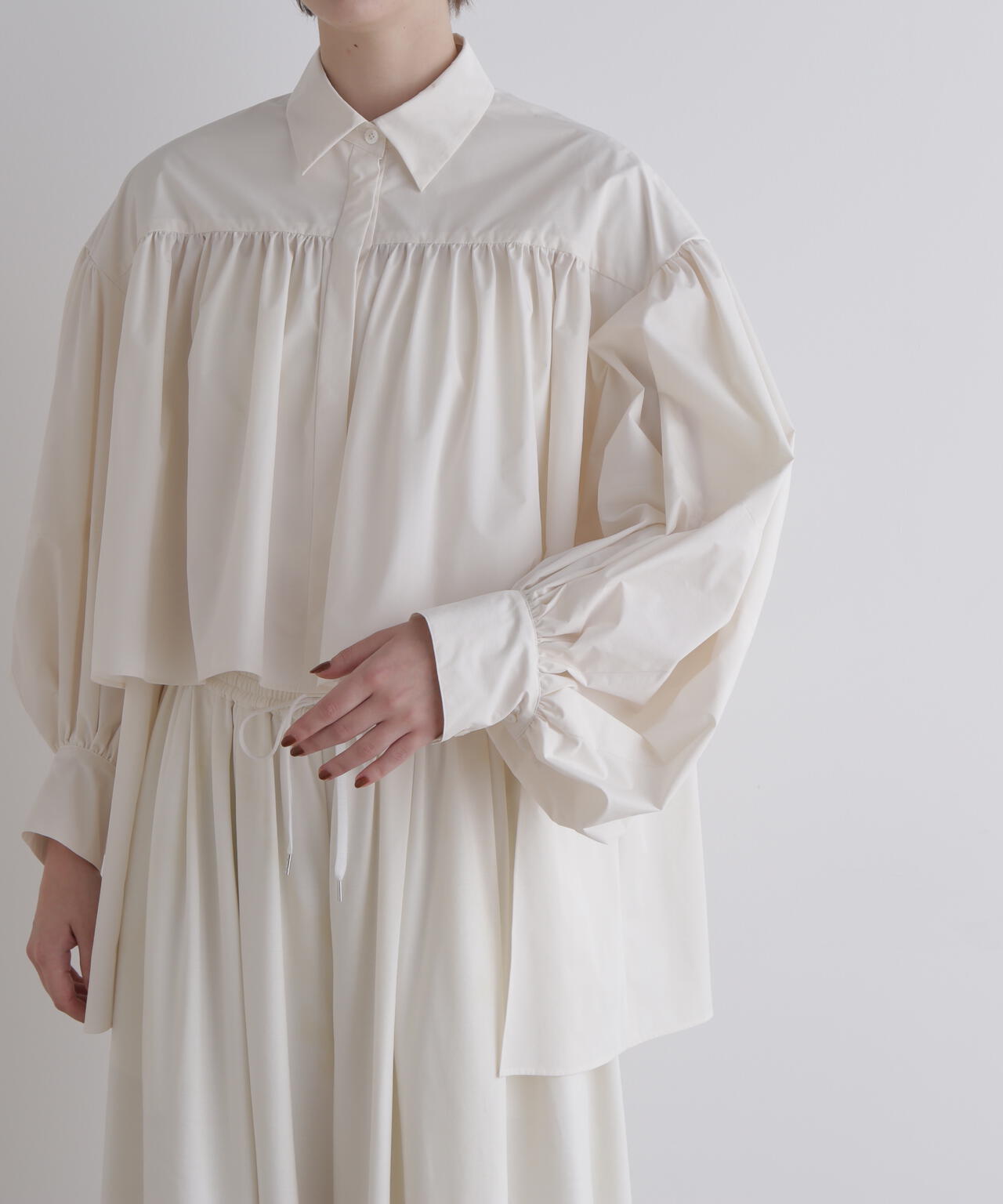 クリスピータフタギャザーブラウス | LE PHIL（ル フィル） ｜【公式