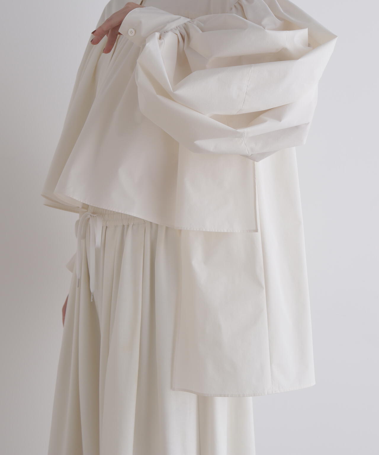 クリスピータフタギャザーブラウス | LE PHIL（ル フィル） ｜【公式