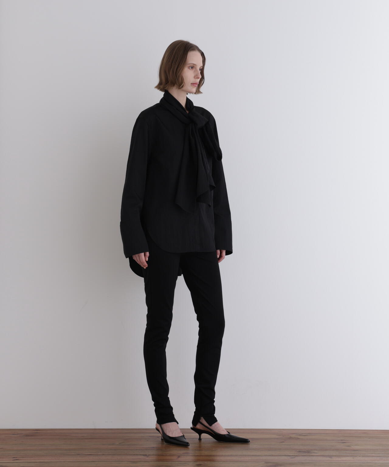 コンパクトナイロンボウタイブラウス