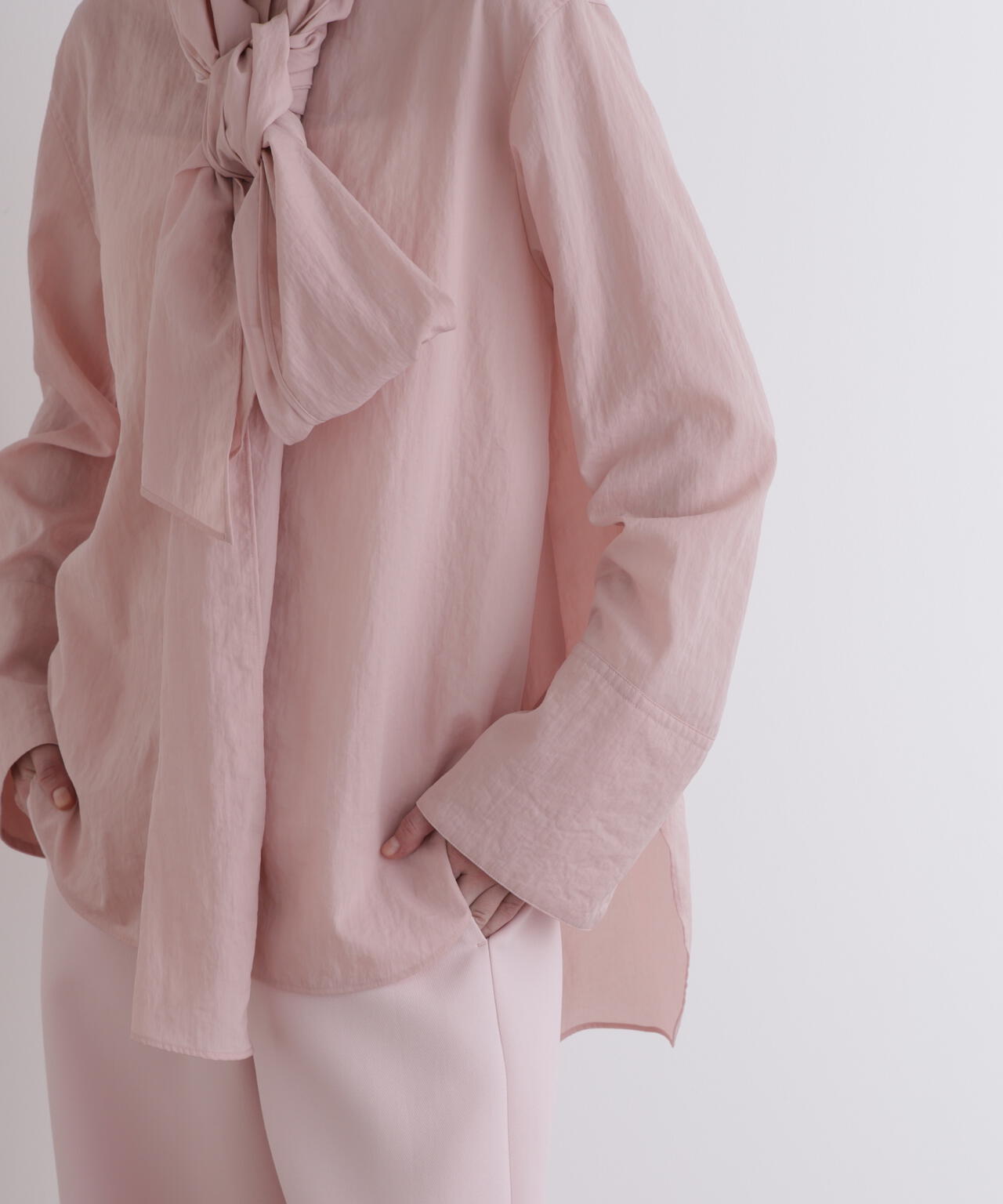 コンパクトナイロンボウタイブラウス | LE PHIL（ル フィル） ｜【公式