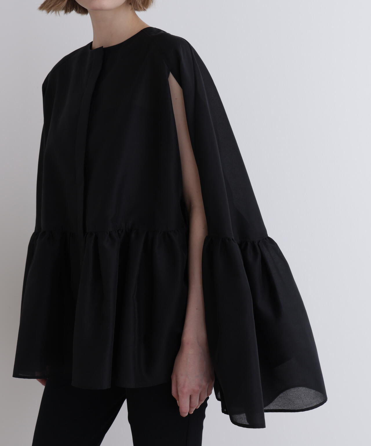 シアーオーガンジーケープブラウス