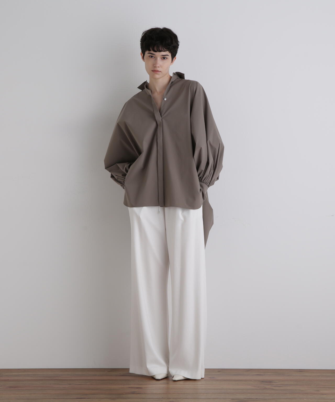 SOLOTEXブロードバックギャザーブラウス