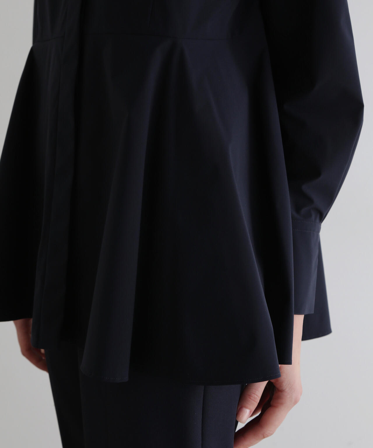 美品　ルフィル　ペプラムブラウス SOLOTEXペプラムブラウス | LE PHIL（ル フィル） ｜【公式】通販mix