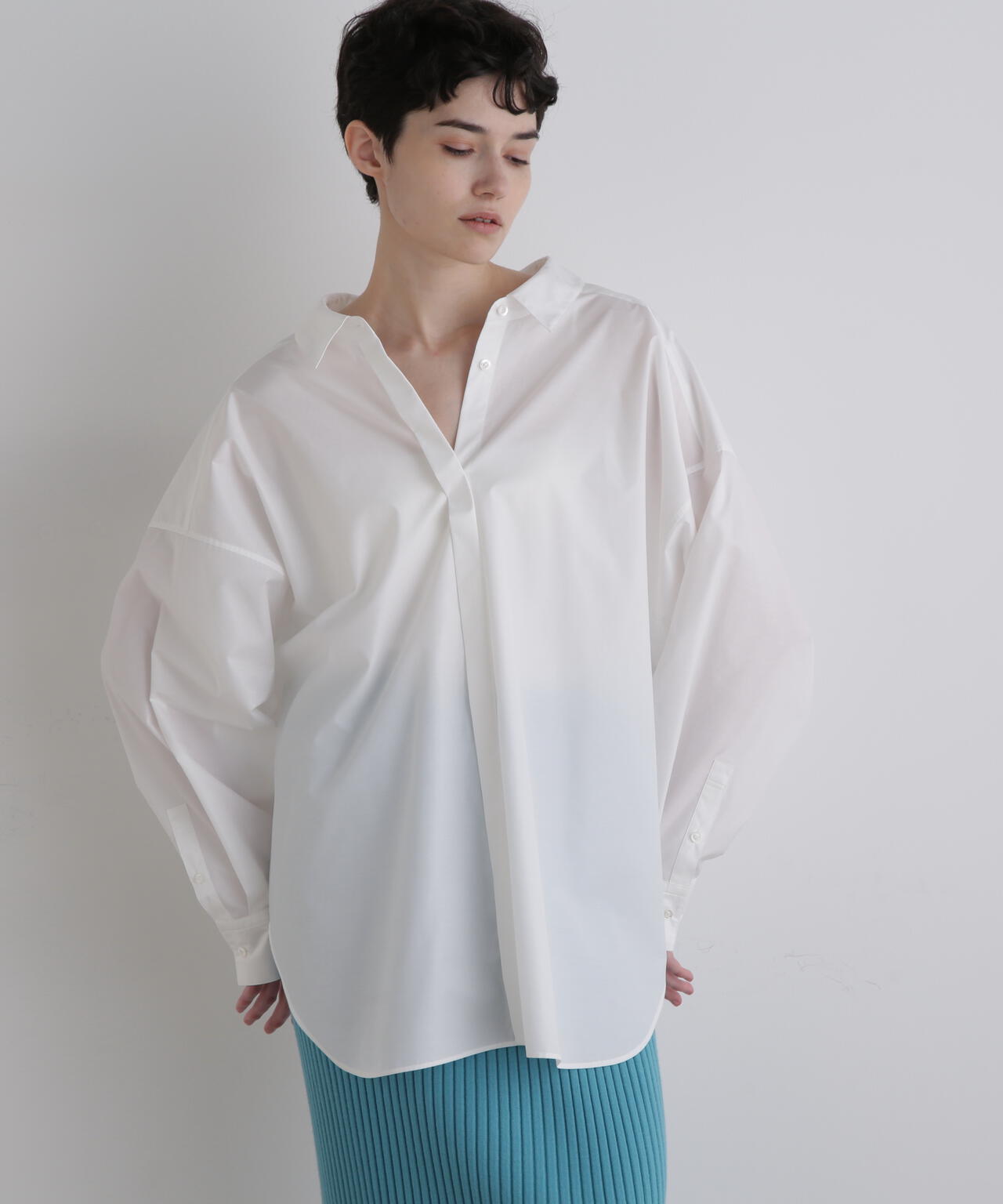 ルフィル　LE PHILE 新品　バックスリットツイルブラウス ラスターブロードバックスリットブラウス | LE PHIL（ル フィル