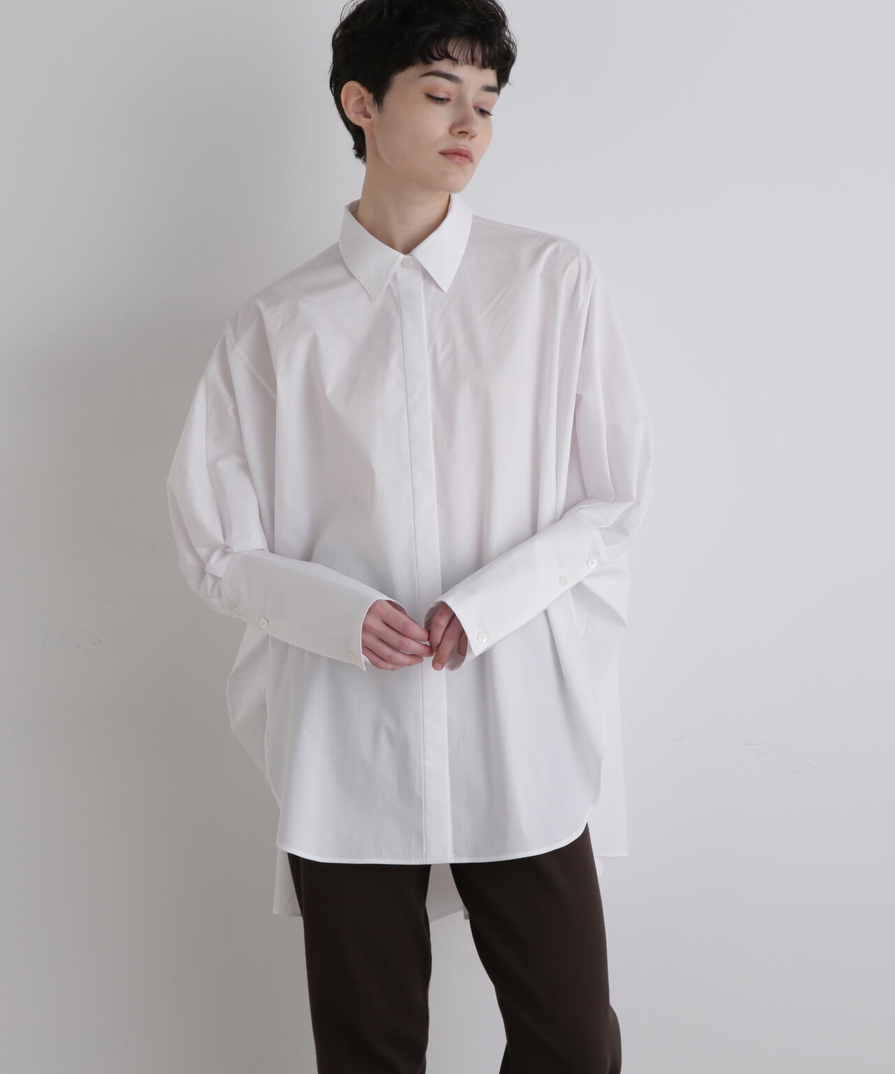 オーバーサイズロングカフスシャツ