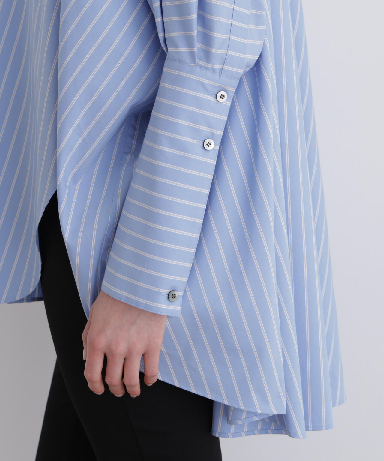 オーバーサイズロングカフスシャツ２