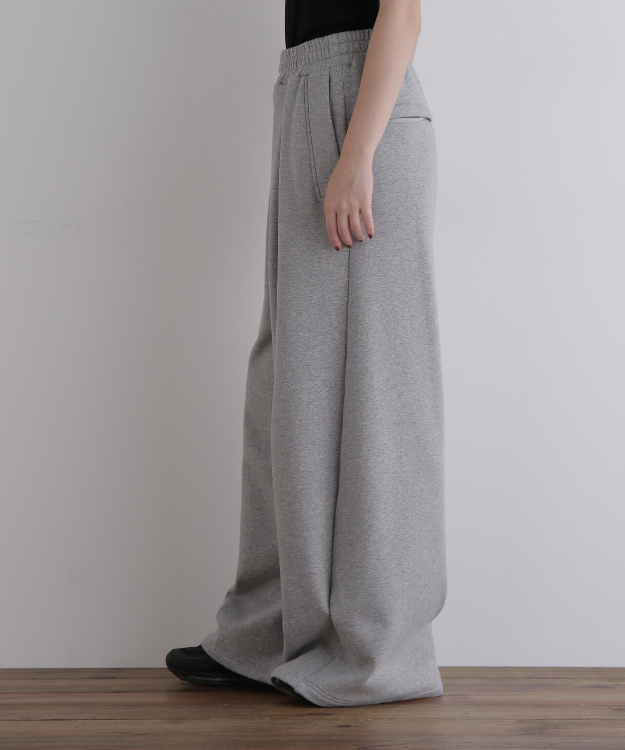 《LE PHIL SPORTS》バック裏毛パンツ