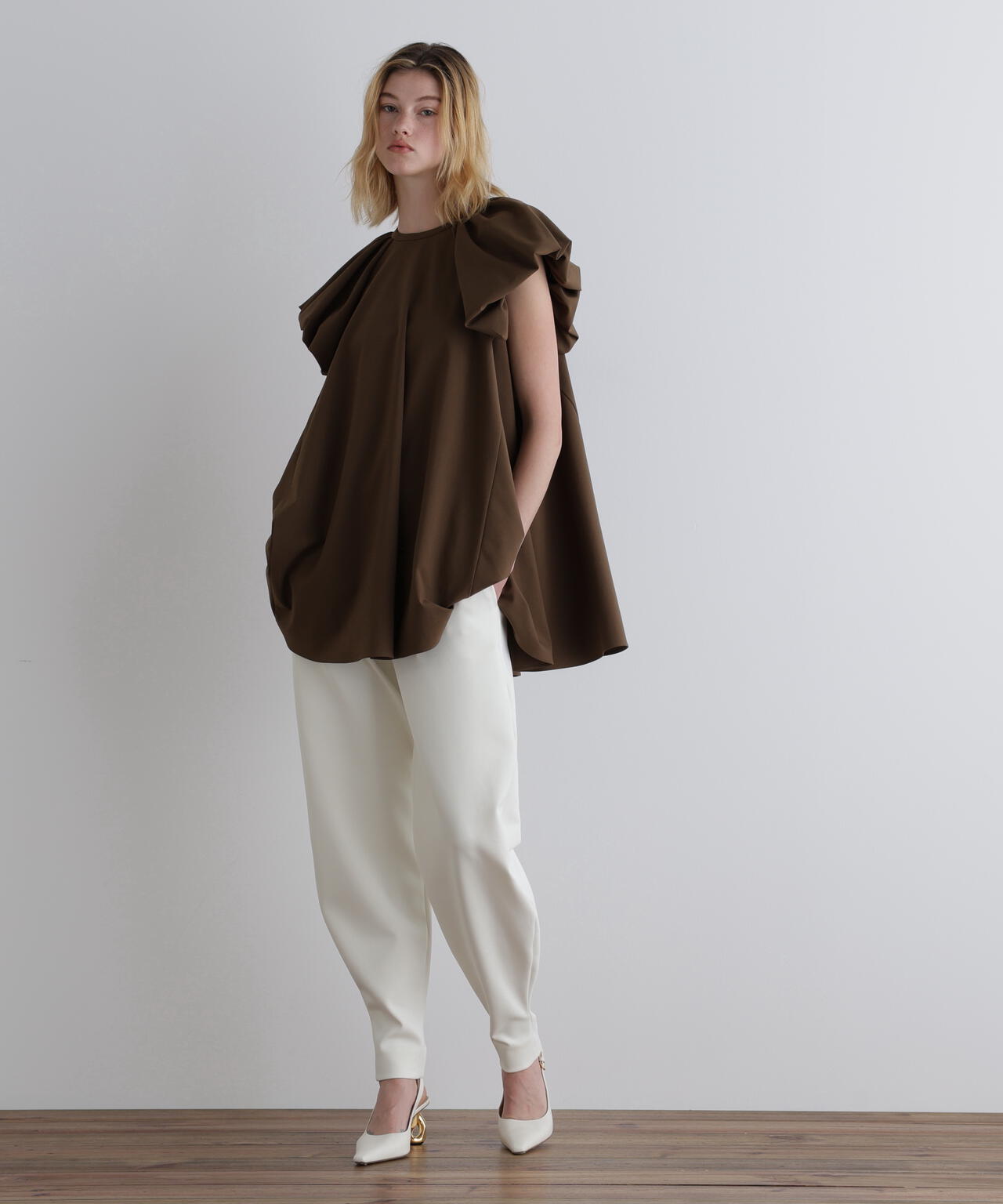 ライトダンボールバレルパンツ