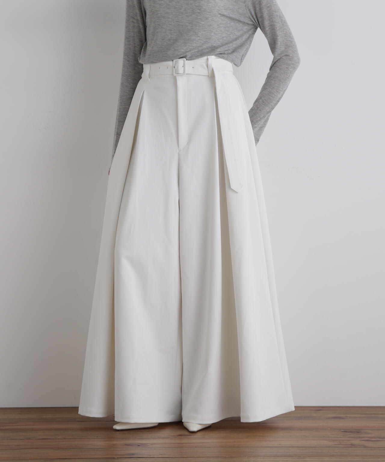 ハイウエストワイドパンツ
