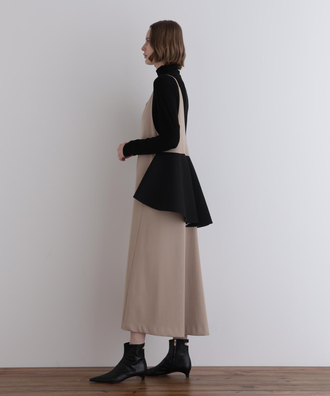 ライトダブルクロスペプラムキャミワンピース