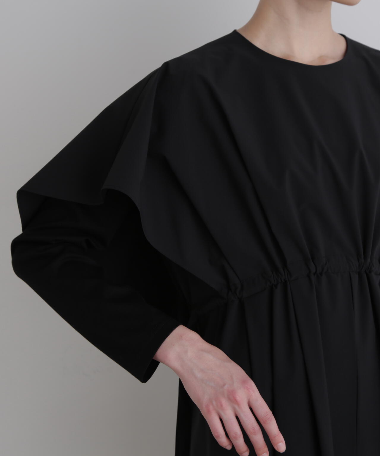 SOLOTEXブロードケープワンピース