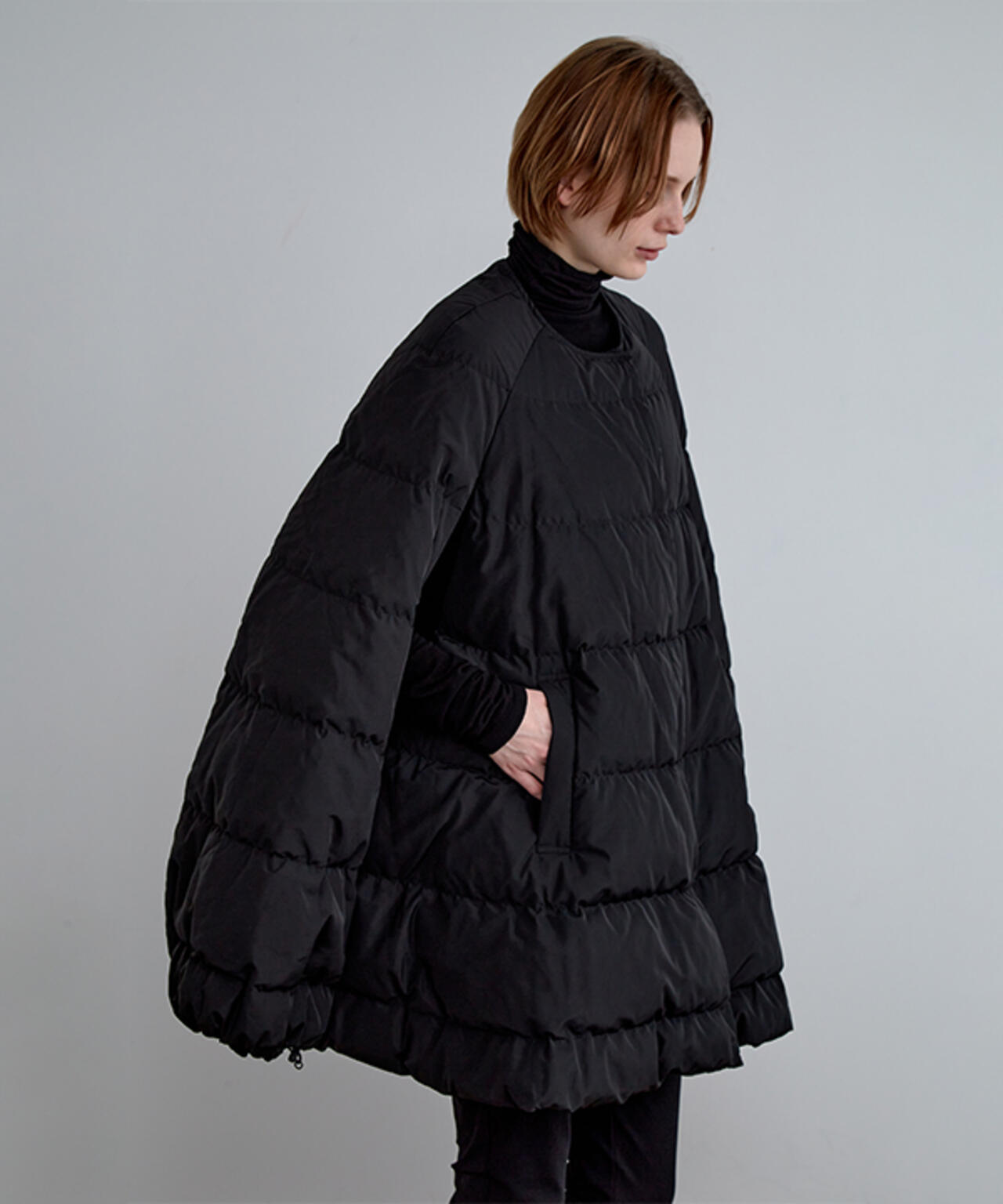 【極美品】LEPHIL　ルフィル　パッフィーダウンケープ　ブラック　Ｓサイズ パッフィーダウンケープ | LE PHIL（ル フィル） ｜【公式】通販