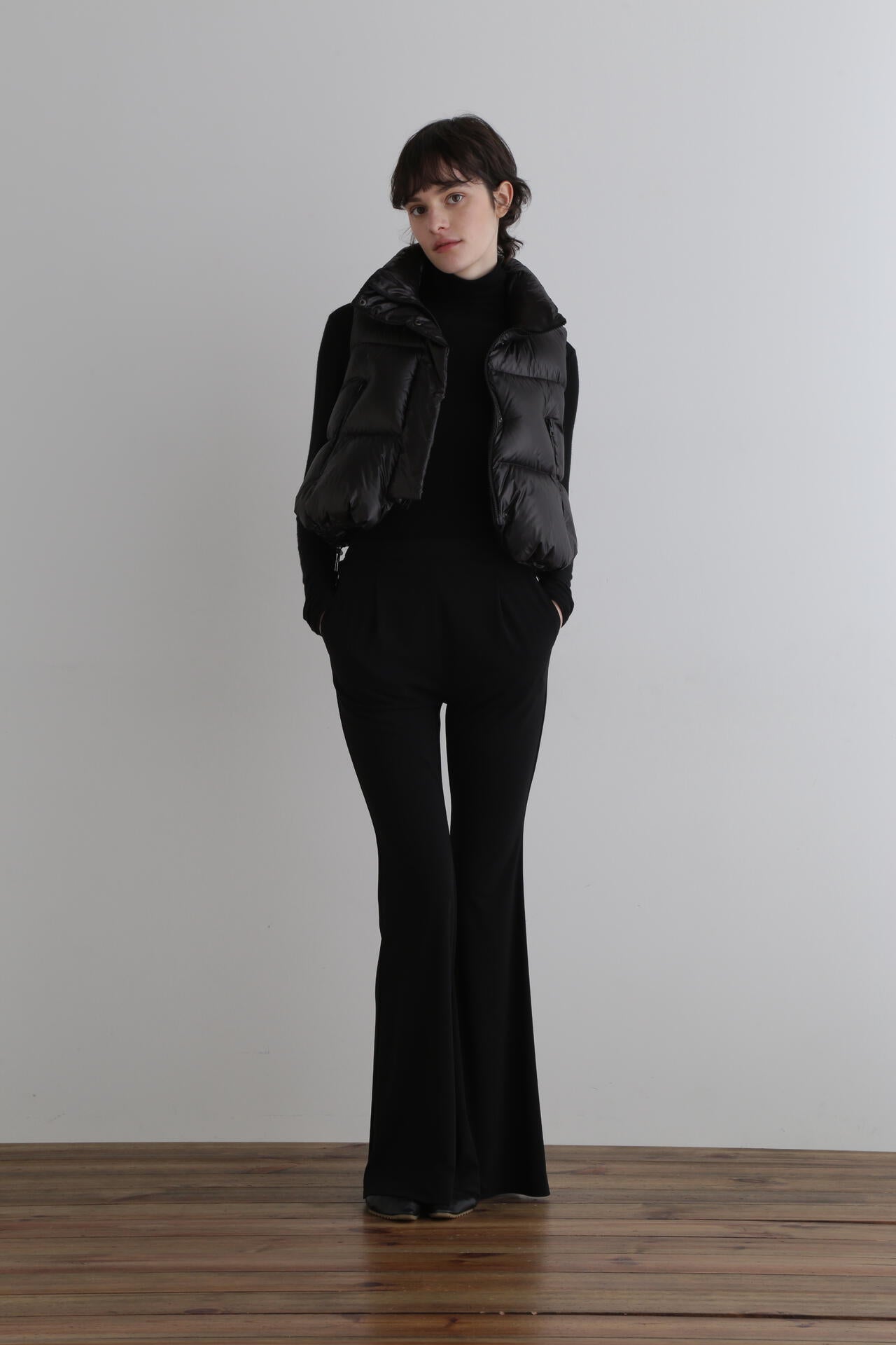 リバーシブルボリュームダウンベスト