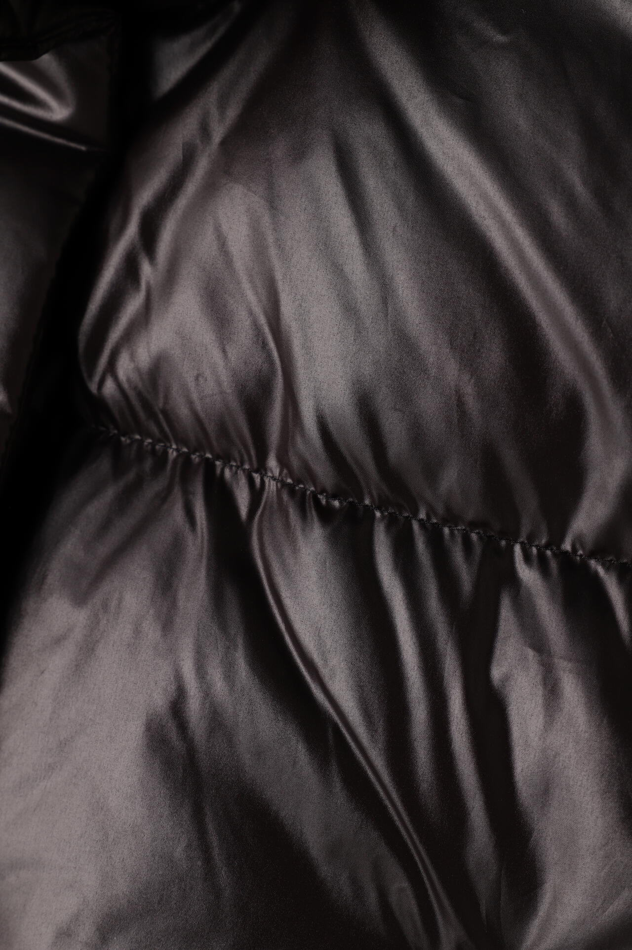 リバーシブルボリュームダウンベスト