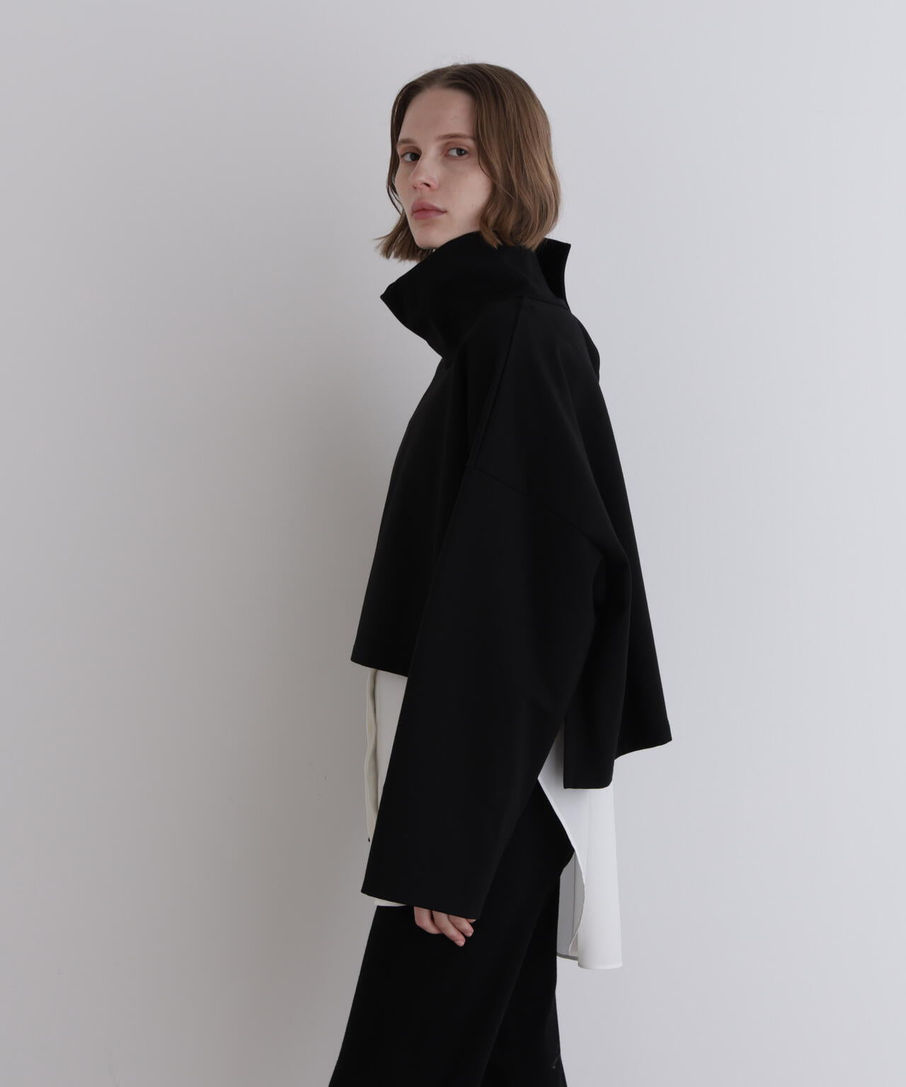 タグ付未使用✨ LE PHIL バックオープンジレ ニット ハイネック ベスト LE PHIL ルフィル バックオープンジレ ニットベスト 黒 - メルカリ