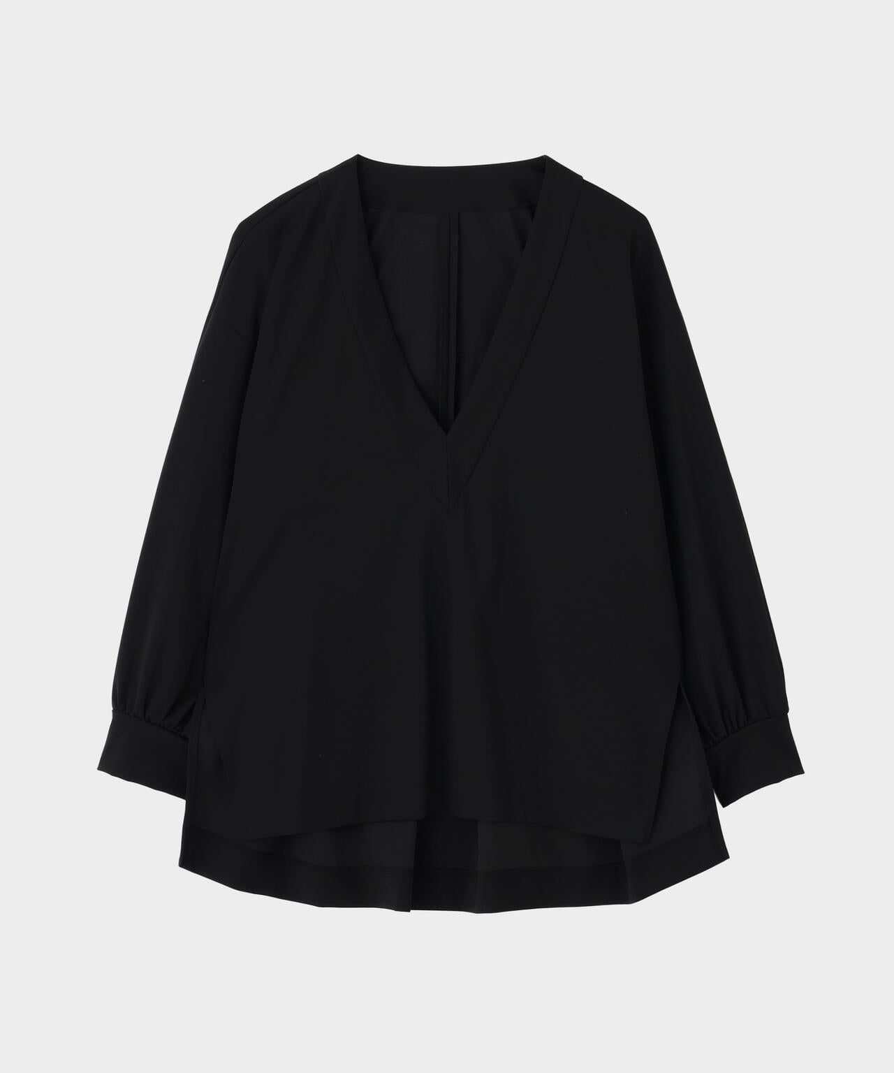 コンパクトポンチVネックプルオーバー