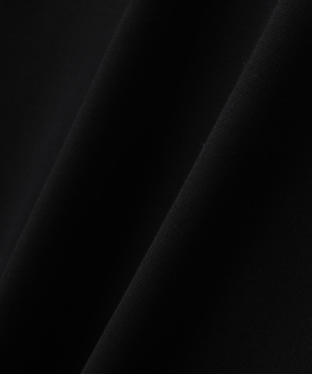 コンパクトポンチVネックプルオーバー